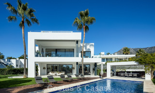 Villa de luxe contemporaine à vendre, dans un quartier résidentiel exclusif et fermé sur le prestigieux Golden Mile de Marbella 776704 