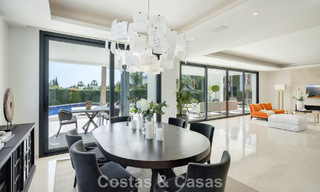 Villa de luxe contemporaine à vendre, dans un quartier résidentiel exclusif et fermé sur le prestigieux Golden Mile de Marbella 776705 