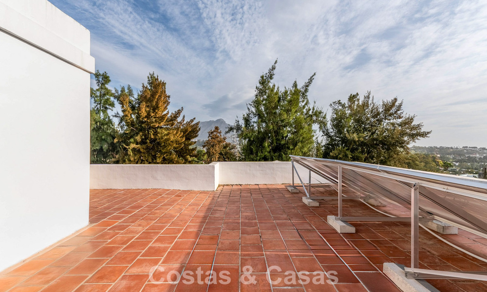 Charmante maison avec piscine privée à vendre, dans une enclave de golf recherchée de La Quinta, Marbella - Benahavis 776643