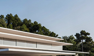 Chef-d'œuvre spectaculaire au design futuriste à vendre, dans une communauté fermée 24h/7 de Sotogrande, Costa del Sol 776670 