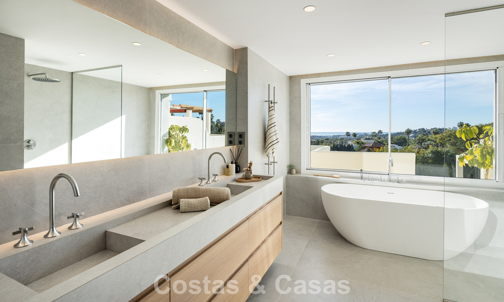 Luxueux penthouse rénové avec vue panoramique sur la mer à vendre à Nueva Andalucia, Marbella 776785