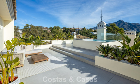 Luxueux penthouse rénové avec vue panoramique sur la mer à vendre à Nueva Andalucia, Marbella 776786