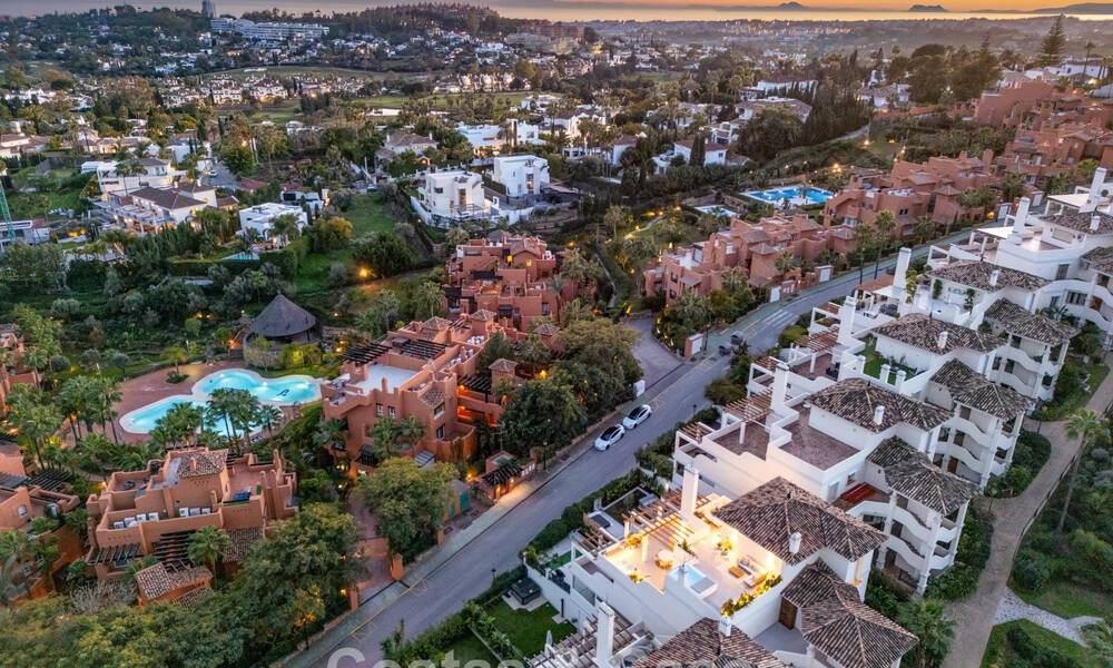 Luxueux penthouse rénové avec vue panoramique sur la mer à vendre à Nueva Andalucia, Marbella 776793