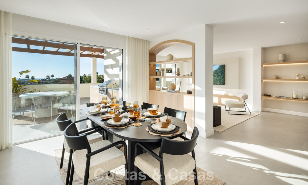 Luxueux penthouse rénové avec vue panoramique sur la mer à vendre à Nueva Andalucia, Marbella 776797