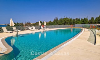 Villa jumelée moderne avec vue sur la mer à vendre dans un complexe de premier plan à Mijas Costa, Costa del Sol 776812 