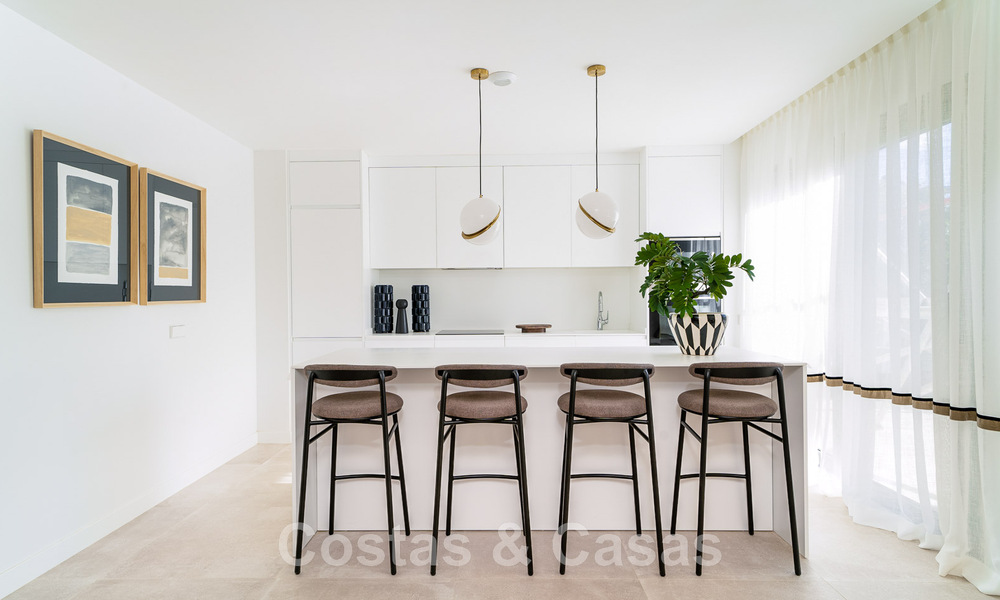Villa jumelée moderne avec vue sur la mer à vendre dans un complexe de premier plan à Mijas Costa, Costa del Sol 776823