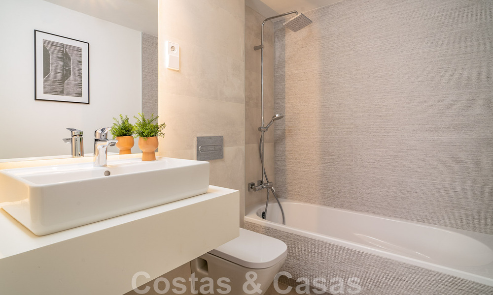 Villa jumelée moderne avec vue sur la mer à vendre dans un complexe de premier plan à Mijas Costa, Costa del Sol 776834