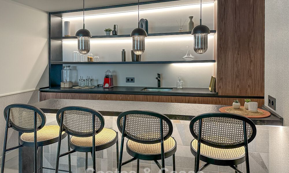 Villa de luxe rénovée à vendre dans un quartier résidentiel prestigieux à Marbella Est 777036