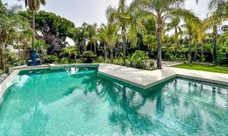 Villa de luxe rénovée à vendre dans un quartier résidentiel prestigieux à Marbella Est 777037 