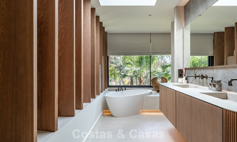 Villa de luxe rénovée à vendre dans un quartier résidentiel prestigieux à Marbella Est 777047