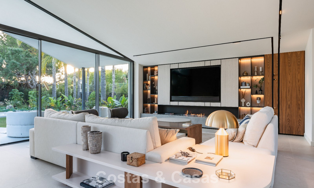 Villa de luxe rénovée à vendre dans un quartier résidentiel prestigieux à Marbella Est 777054