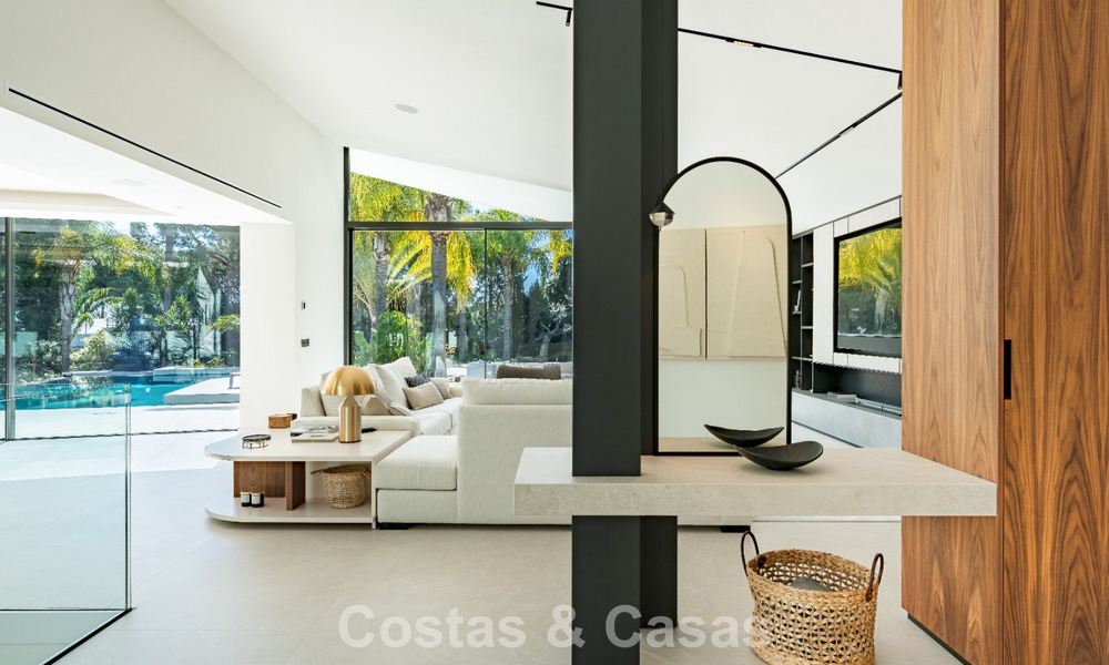 Villa de luxe rénovée à vendre dans un quartier résidentiel prestigieux à Marbella Est 777056