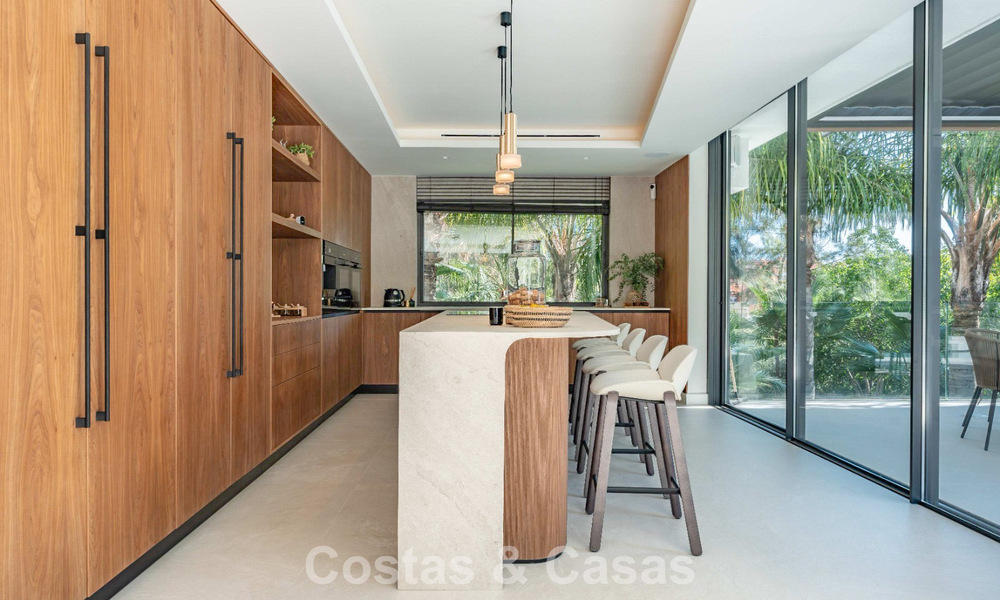 Villa de luxe rénovée à vendre dans un quartier résidentiel prestigieux à Marbella Est 777059