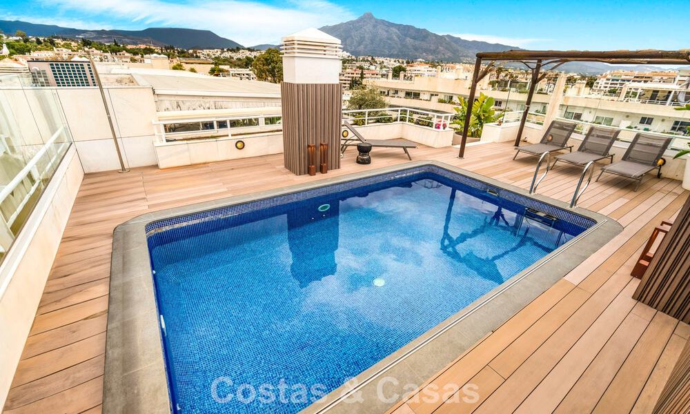Penthouse en duplex exclusif à vendre, à proximité de la plage à Puerto Banus, Marbella 776949
