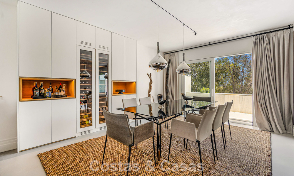 Penthouse en duplex exclusif à vendre, à proximité de la plage à Puerto Banus, Marbella 776955