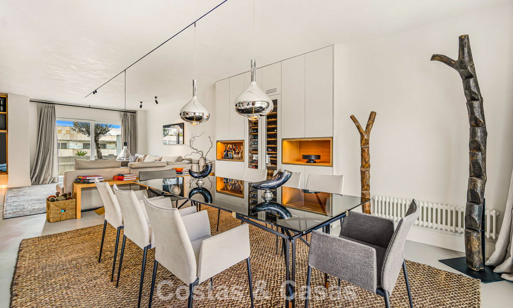 Penthouse en duplex exclusif à vendre, à proximité de la plage à Puerto Banus, Marbella 776958