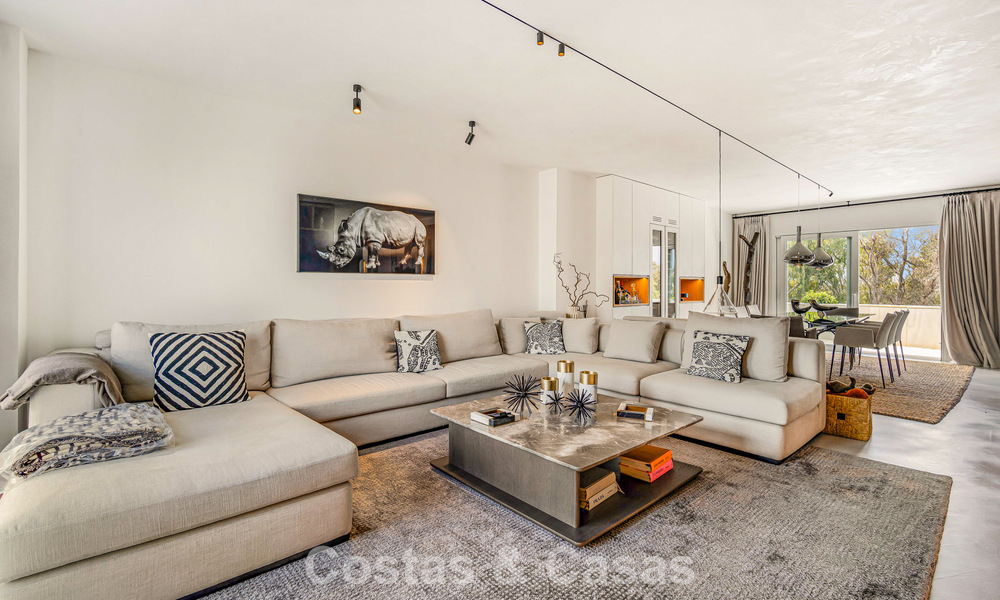 Penthouse en duplex exclusif à vendre, à proximité de la plage à Puerto Banus, Marbella 776959