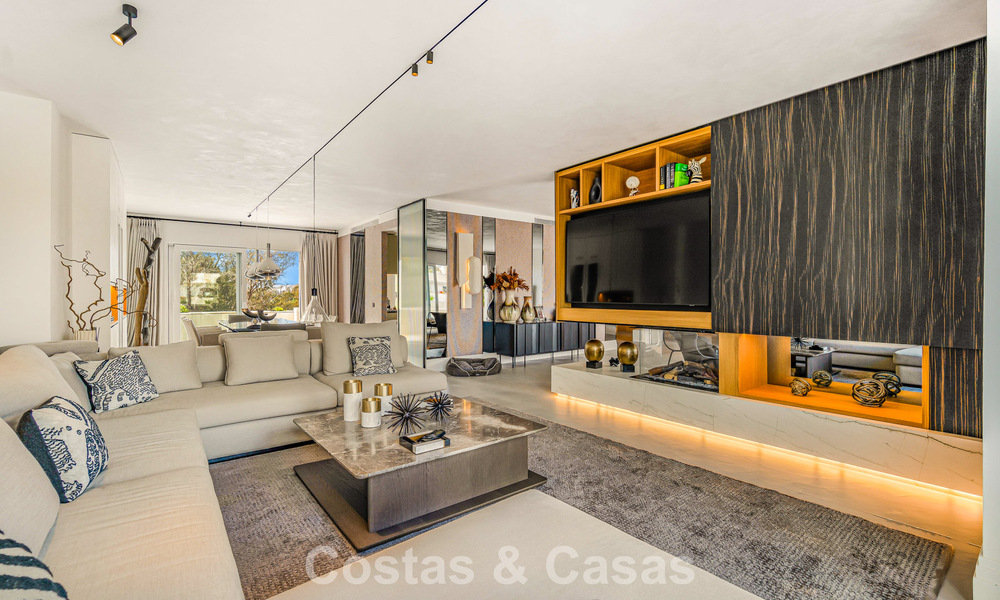 Penthouse en duplex exclusif à vendre, à proximité de la plage à Puerto Banus, Marbella 776960