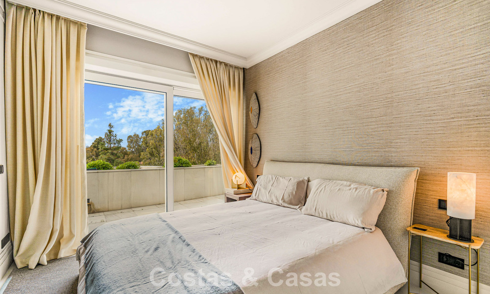 Penthouse en duplex exclusif à vendre, à proximité de la plage à Puerto Banus, Marbella 776969