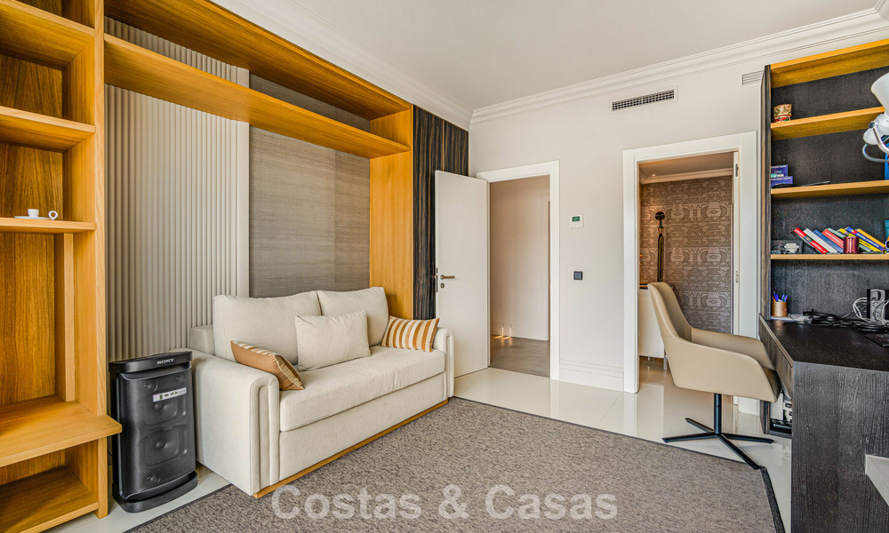 Penthouse en duplex exclusif à vendre, à proximité de la plage à Puerto Banus, Marbella 776973