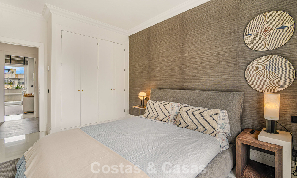 Penthouse en duplex exclusif à vendre, à proximité de la plage à Puerto Banus, Marbella 776977