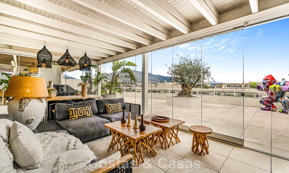 Penthouse en duplex exclusif à vendre, à proximité de la plage à Puerto Banus, Marbella 776982
