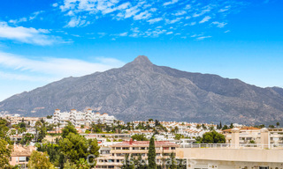 Penthouse en duplex exclusif à vendre, à proximité de la plage à Puerto Banus, Marbella 776988 