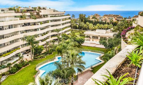 Penthouse en duplex exclusif à vendre, à proximité de la plage à Puerto Banus, Marbella 776998