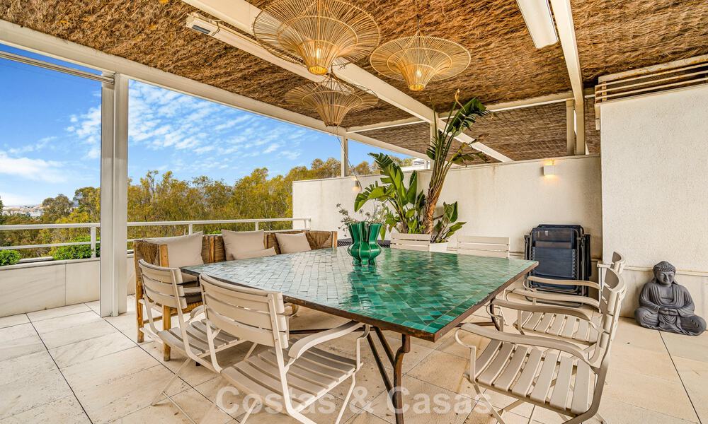 Penthouse en duplex exclusif à vendre, à proximité de la plage à Puerto Banus, Marbella 777000
