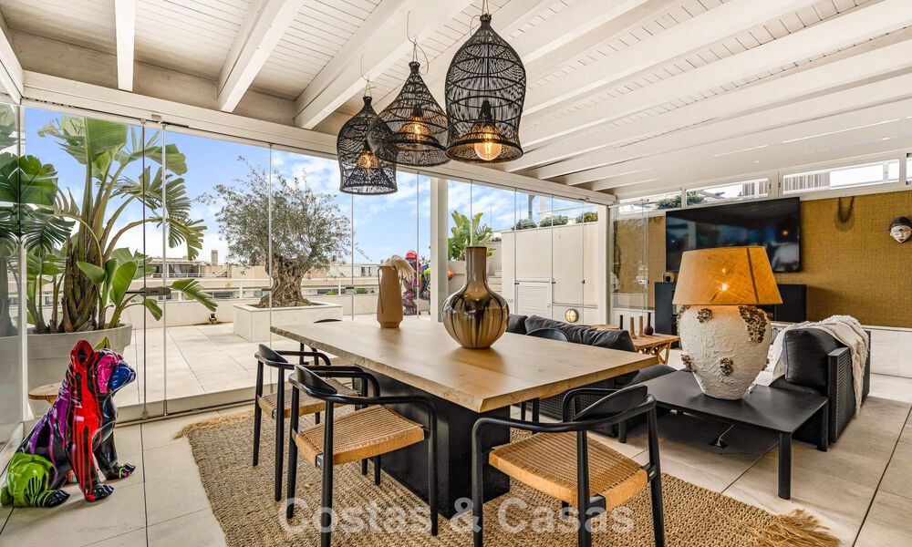 Penthouse en duplex exclusif à vendre, à proximité de la plage à Puerto Banus, Marbella 777002