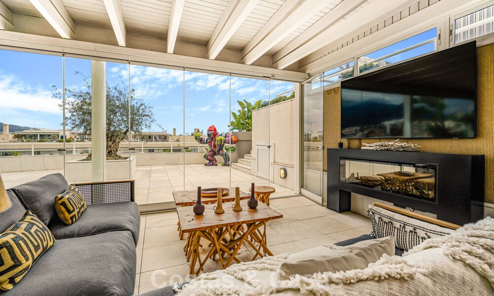 Penthouse en duplex exclusif à vendre, à proximité de la plage à Puerto Banus, Marbella 777005