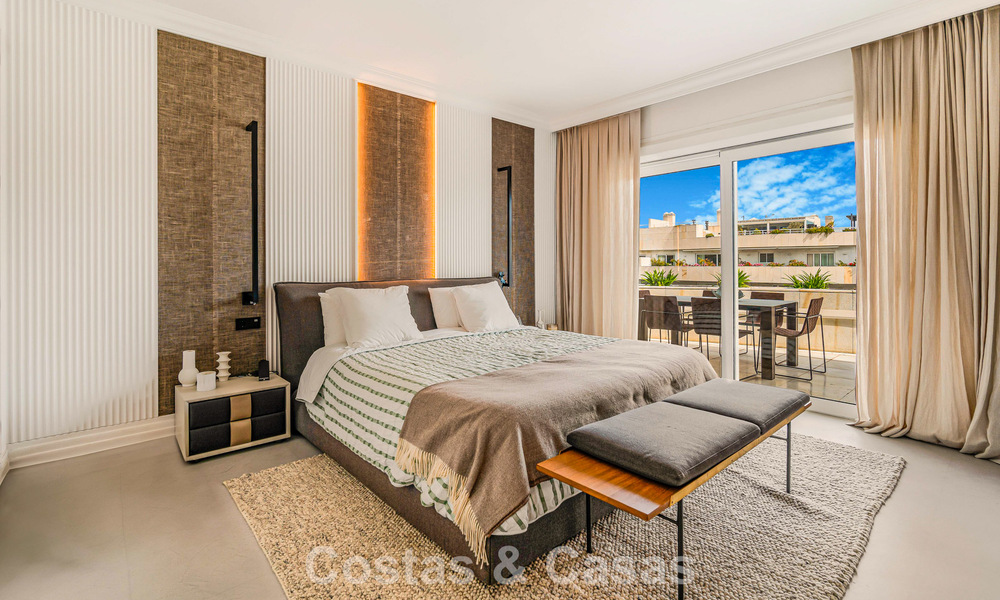 Penthouse en duplex exclusif à vendre, à proximité de la plage à Puerto Banus, Marbella 777011