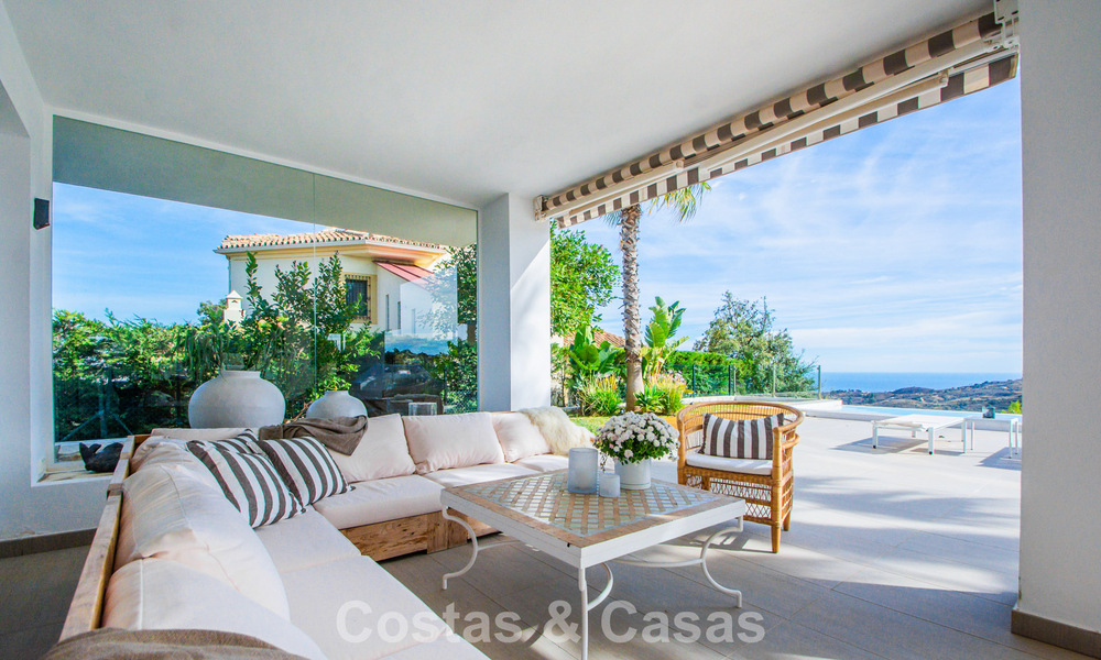 Villa de luxe méditerranéenne contemporaine avec vue panoramique sur les montagnes et la mer à vendre à Marbella Est 776844