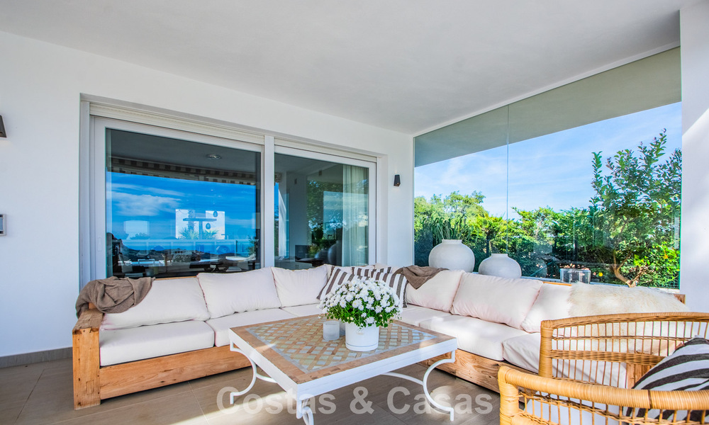 Villa de luxe méditerranéenne contemporaine avec vue panoramique sur les montagnes et la mer à vendre à Marbella Est 776846