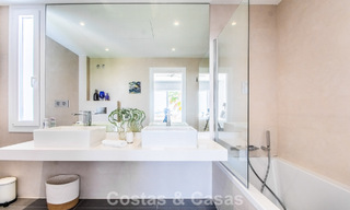 Villa de luxe méditerranéenne contemporaine avec vue panoramique sur les montagnes et la mer à vendre à Marbella Est 776863 