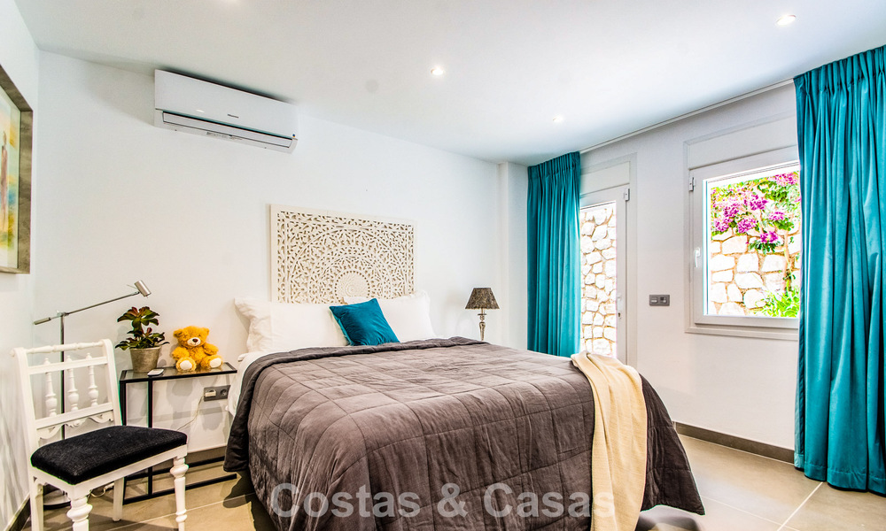 Villa de luxe méditerranéenne contemporaine avec vue panoramique sur les montagnes et la mer à vendre à Marbella Est 776875