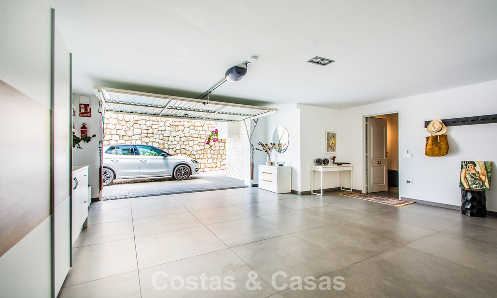 Villa de luxe méditerranéenne contemporaine avec vue panoramique sur les montagnes et la mer à vendre à Marbella Est 776878