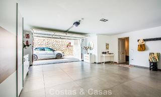 Villa de luxe méditerranéenne contemporaine avec vue panoramique sur les montagnes et la mer à vendre à Marbella Est 776878 