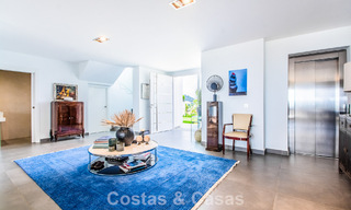 Villa de luxe méditerranéenne contemporaine avec vue panoramique sur les montagnes et la mer à vendre à Marbella Est 776882 
