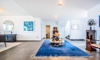 Villa de luxe méditerranéenne contemporaine avec vue panoramique sur les montagnes et la mer à vendre à Marbella Est 776894 