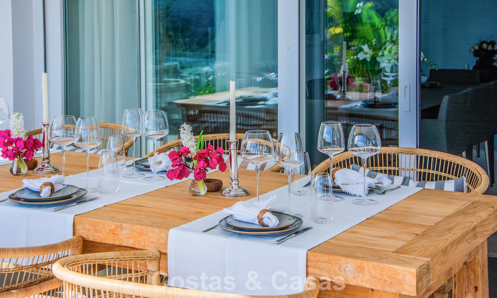 Villa de luxe méditerranéenne contemporaine avec vue panoramique sur les montagnes et la mer à vendre à Marbella Est 776895