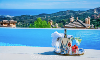 Villa de luxe méditerranéenne contemporaine avec vue panoramique sur les montagnes et la mer à vendre à Marbella Est 776896 