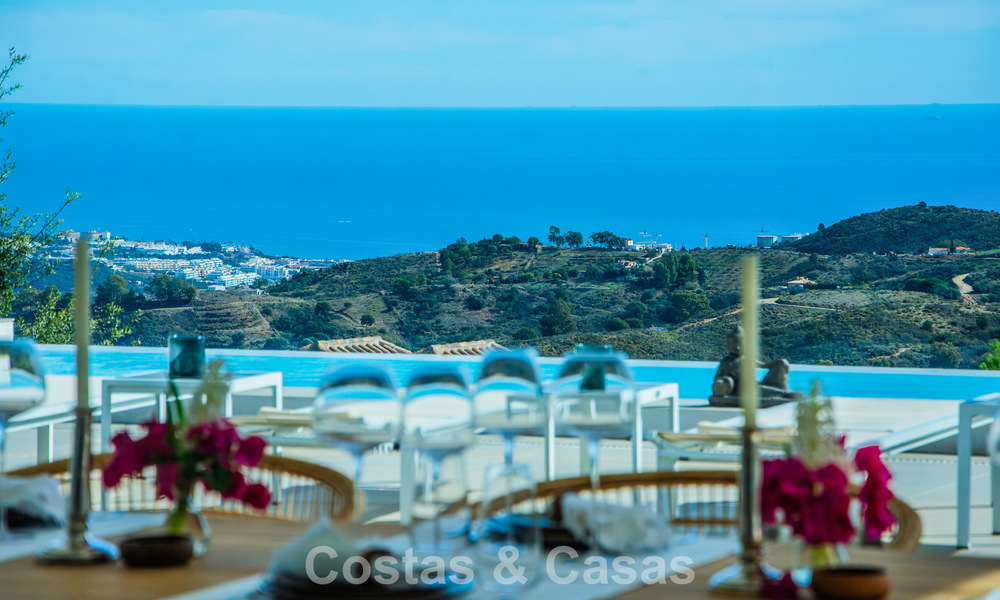 Villa de luxe méditerranéenne contemporaine avec vue panoramique sur les montagnes et la mer à vendre à Marbella Est 776908