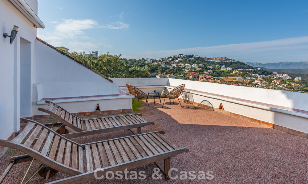 Villa de style hacienda espagnole avec des vues spectaculaires à vendre dans un cadre naturel à l'est du centre de Marbella 776911