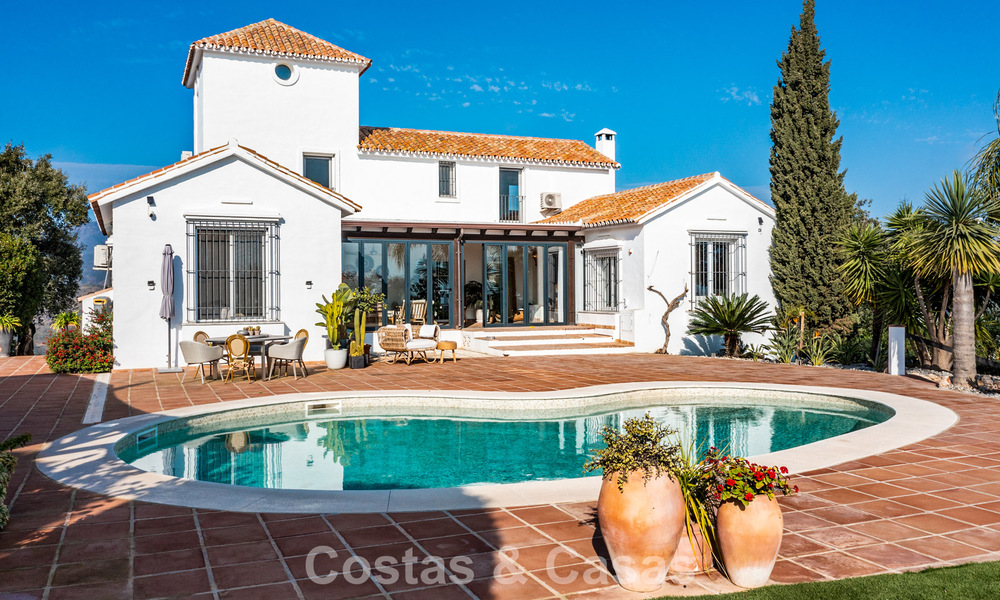 Villa de style hacienda espagnole avec des vues spectaculaires à vendre dans un cadre naturel à l'est du centre de Marbella 776926