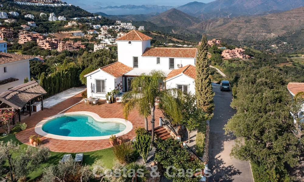 Villa de style hacienda espagnole avec des vues spectaculaires à vendre dans un cadre naturel à l'est du centre de Marbella 776929