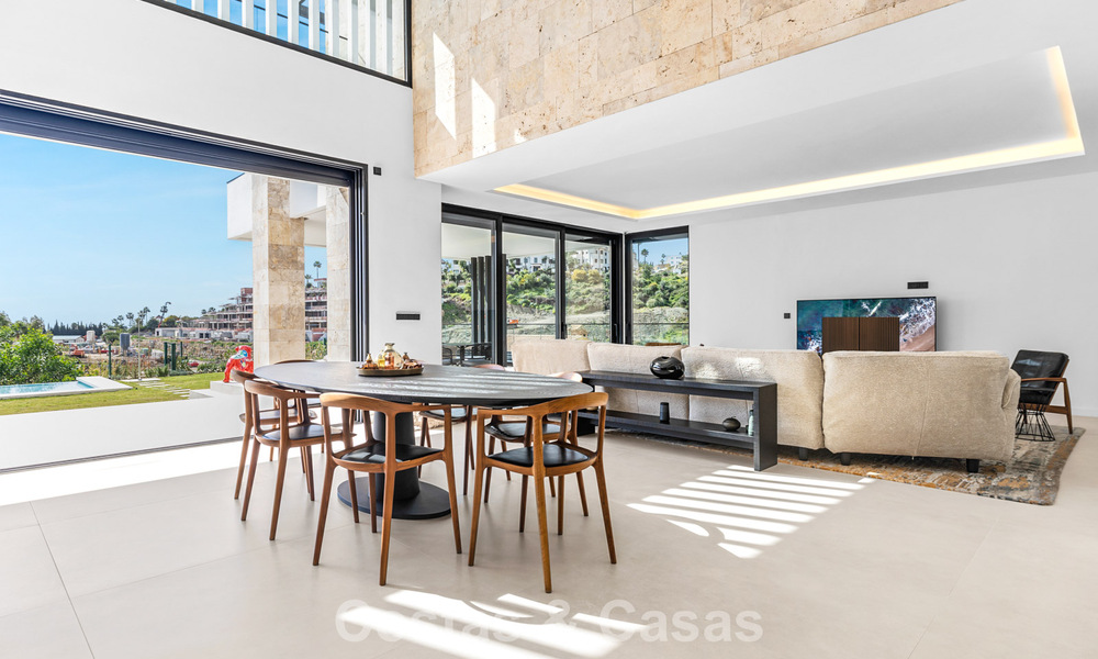 Villa moderne à vendre dans un quartier résidentiel sécurisé de Marbella - Benahavis 777133