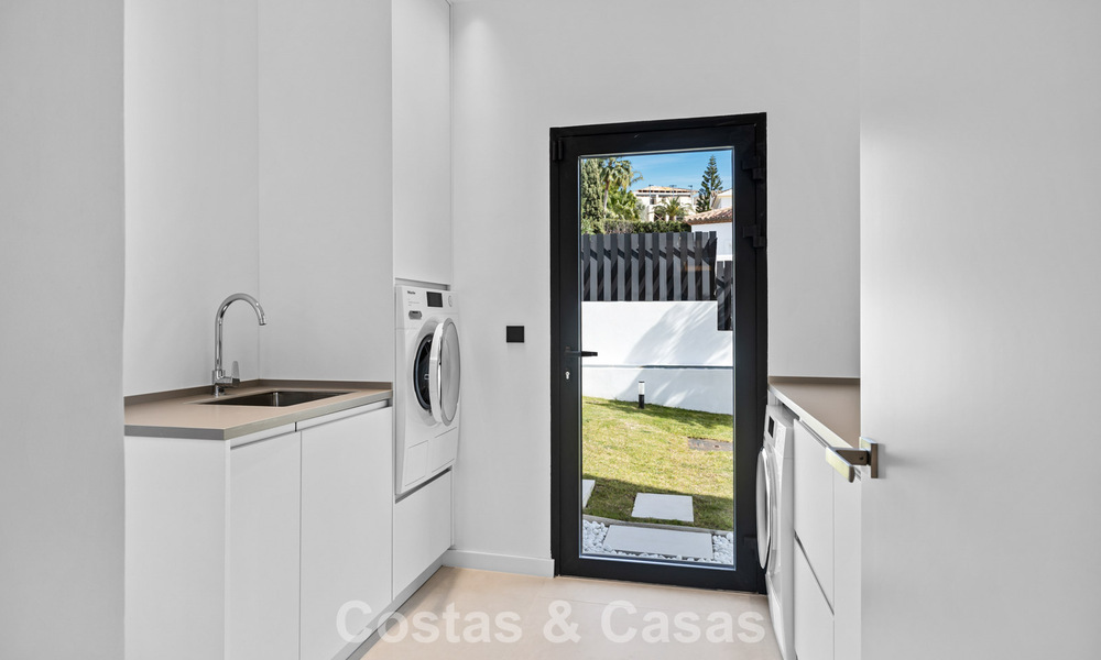 Villa moderne à vendre dans un quartier résidentiel sécurisé de Marbella - Benahavis 777143