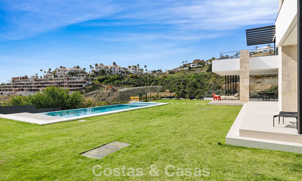 Villa moderne à vendre dans un quartier résidentiel sécurisé de Marbella - Benahavis 777166