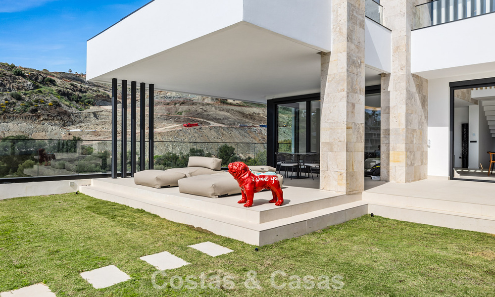 Villa moderne à vendre dans un quartier résidentiel sécurisé de Marbella - Benahavis 777170